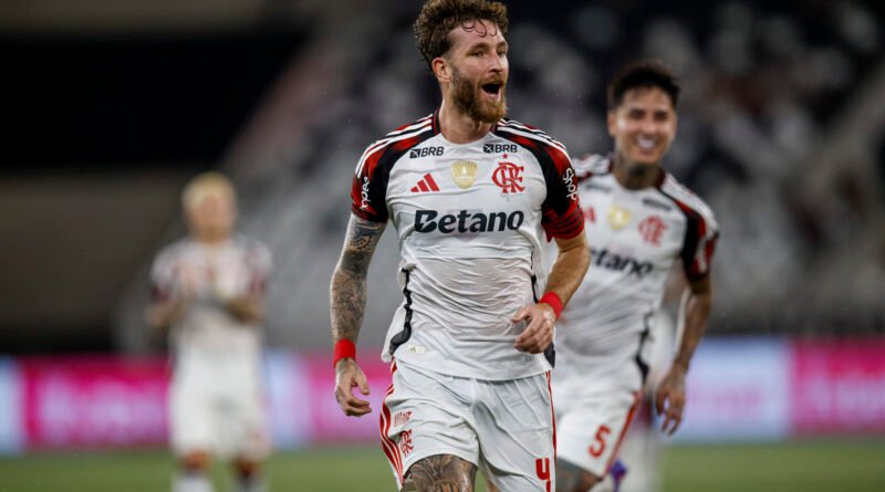 Lance de Botafogo x Flamengo no Nilton Santos, último clássico entre os clubes antes do duelo no Maracanã