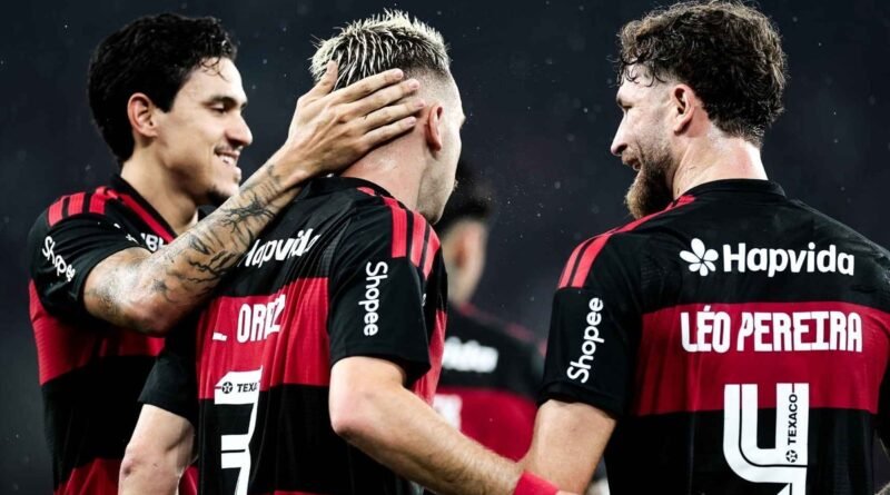 Flamengo se prepara para enfrentar o Botafogo no Maracanã pelo Campeonato Brasileiro; Pedro, Léo Pereira e Léo Ortiz no Flamengo — Foto: Gilvan de Souza/Flamengo via Moon BH