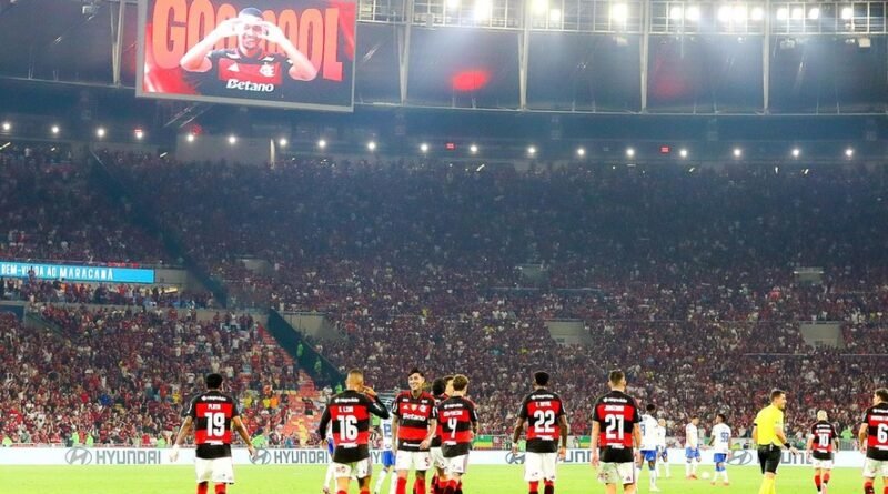 Maracanã lotado em jogo do Flamengo